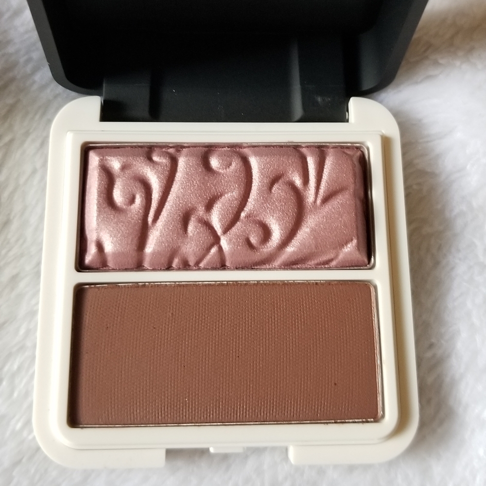 Younique duet eye shadow